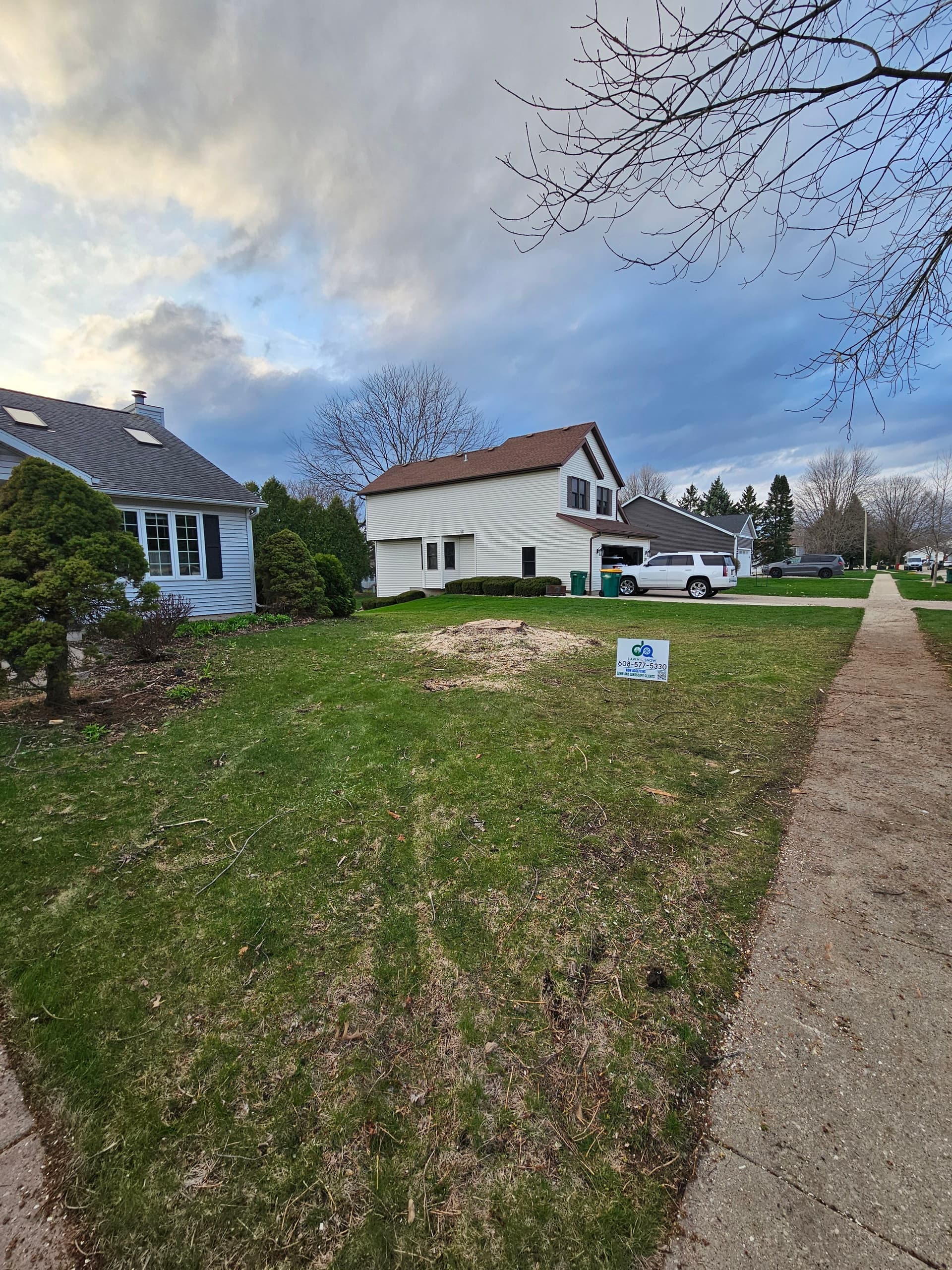 Gallery photos for Full Tree Removal Done Right in Cottage Grove Wisconsin: Image #6